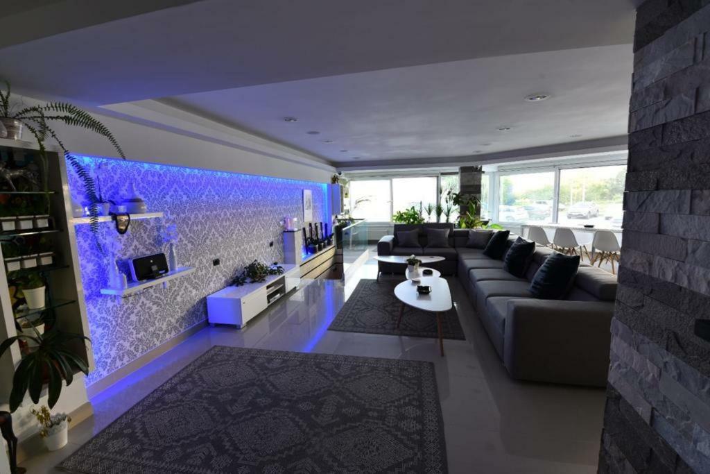 コンスタンツァOzana Apartamentアパートメント エクステリア 写真